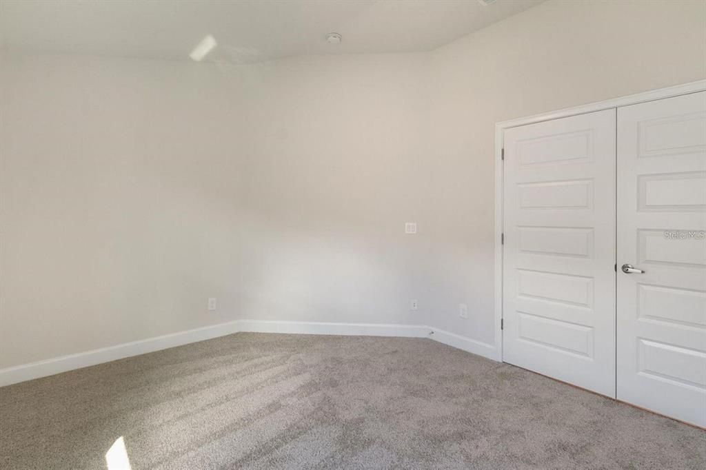 For Sale: $312,150 (4 beds, 2 baths, 2004 Square Feet)