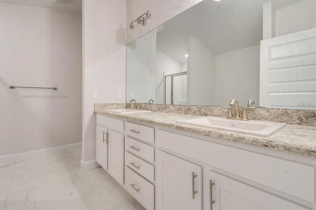 For Sale: $312,150 (4 beds, 2 baths, 2004 Square Feet)