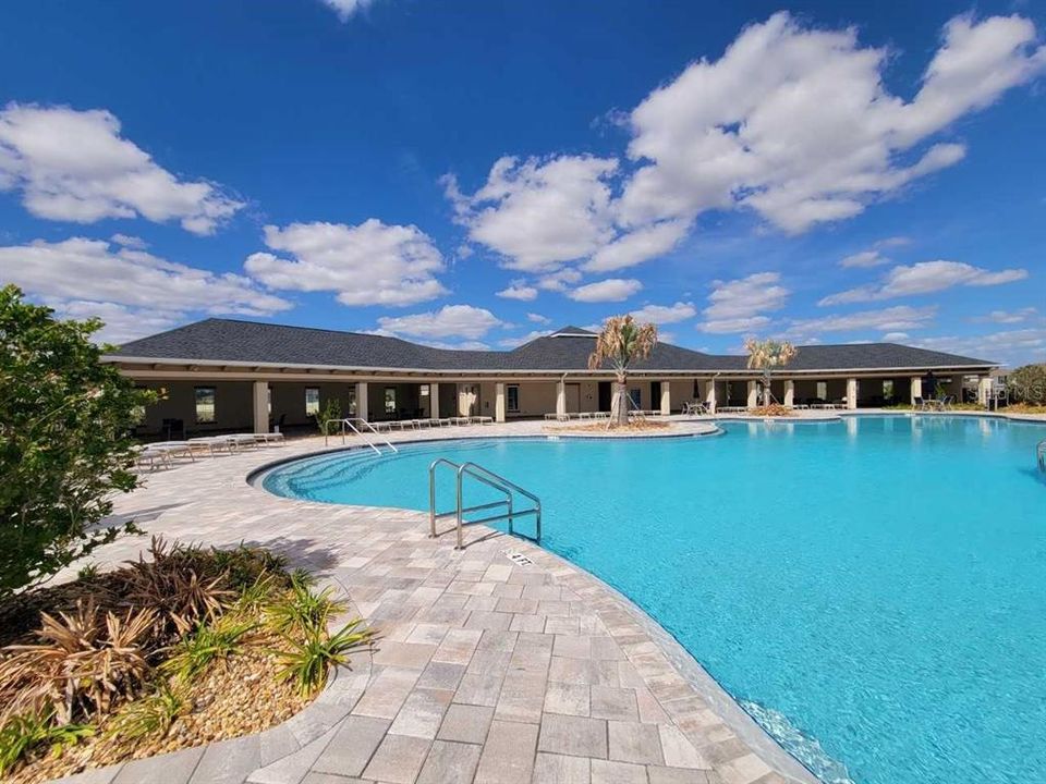 For Sale: $312,150 (4 beds, 2 baths, 2004 Square Feet)
