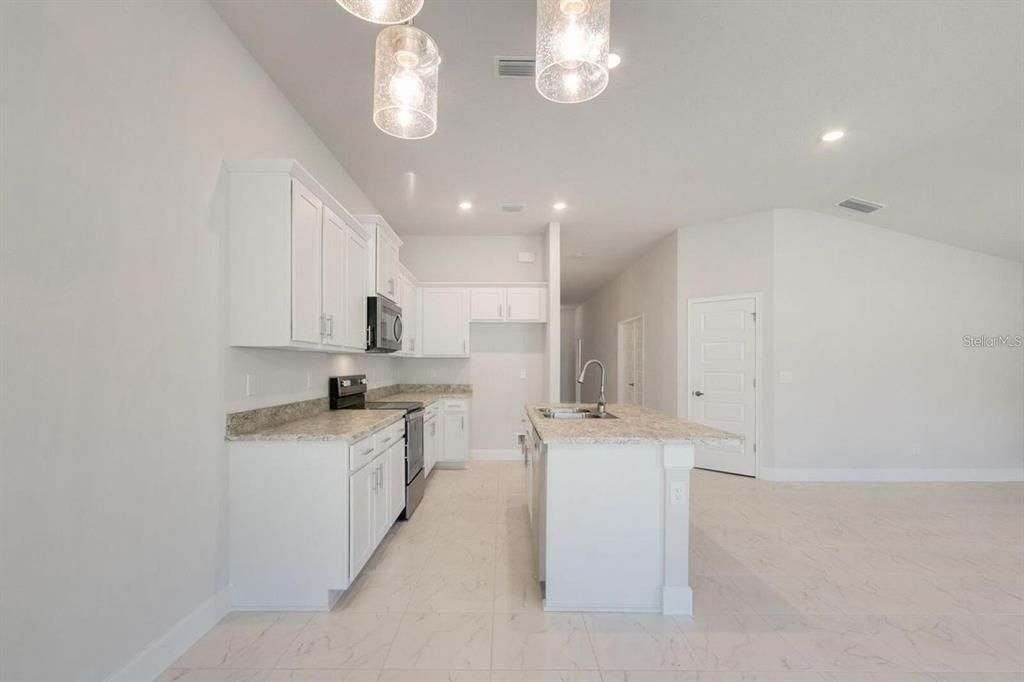 For Sale: $312,150 (4 beds, 2 baths, 2004 Square Feet)