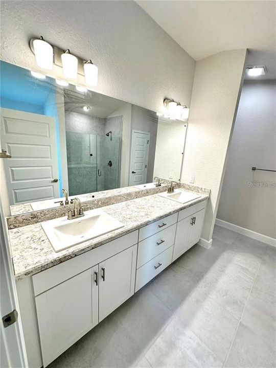 For Sale: $312,150 (4 beds, 2 baths, 2004 Square Feet)