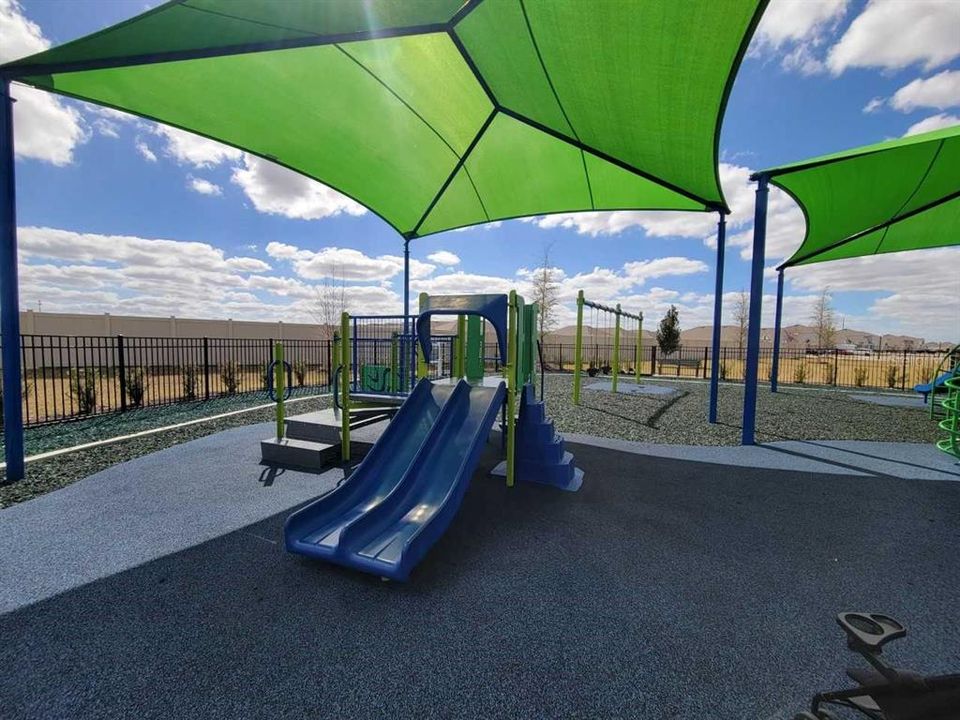 For Sale: $312,150 (4 beds, 2 baths, 2004 Square Feet)