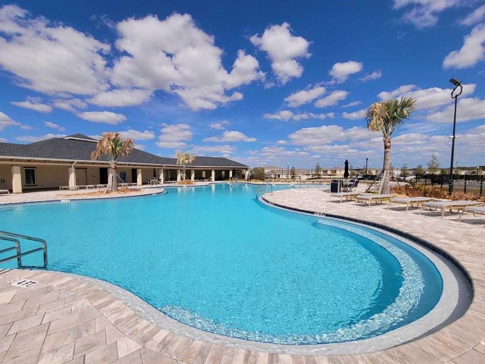 For Sale: $312,150 (4 beds, 2 baths, 2004 Square Feet)