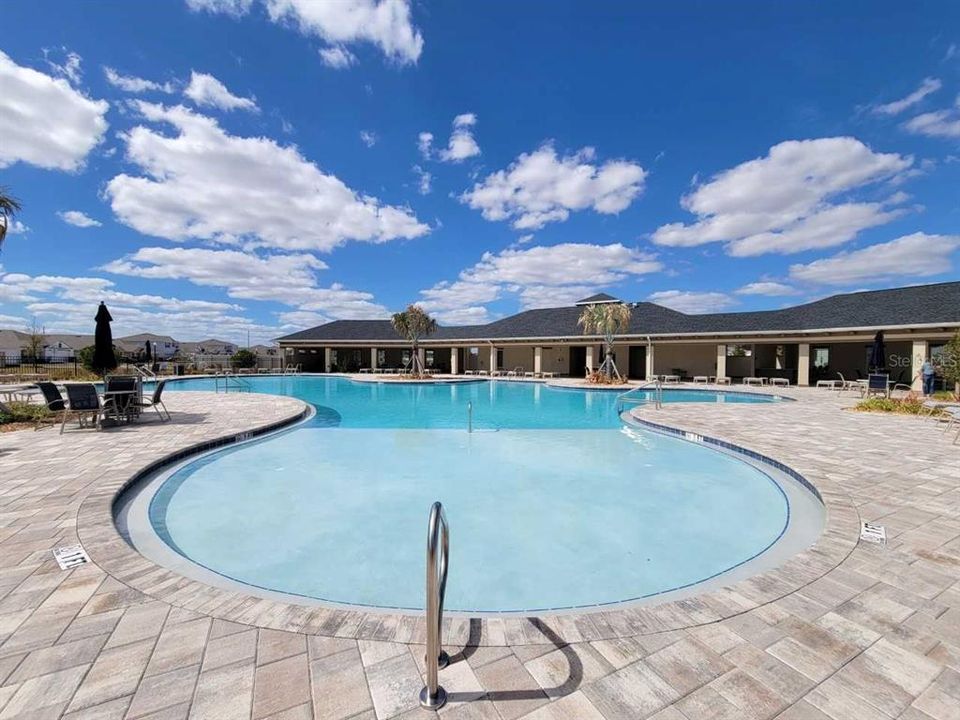 For Sale: $312,150 (4 beds, 2 baths, 2004 Square Feet)