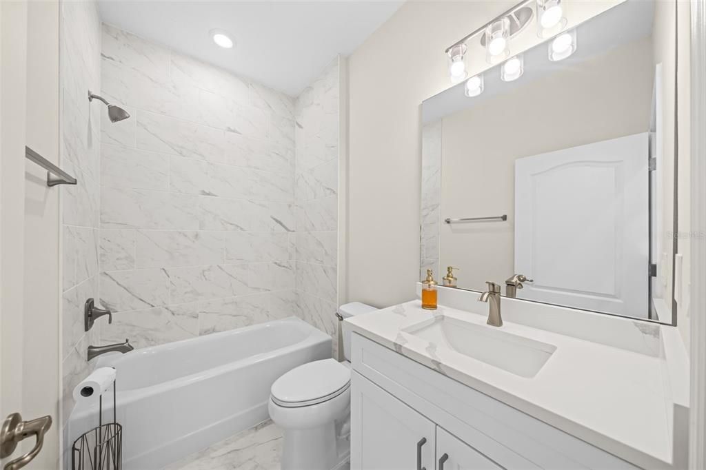 For Sale: $399,000 (4 beds, 3 baths, 1952 Square Feet)