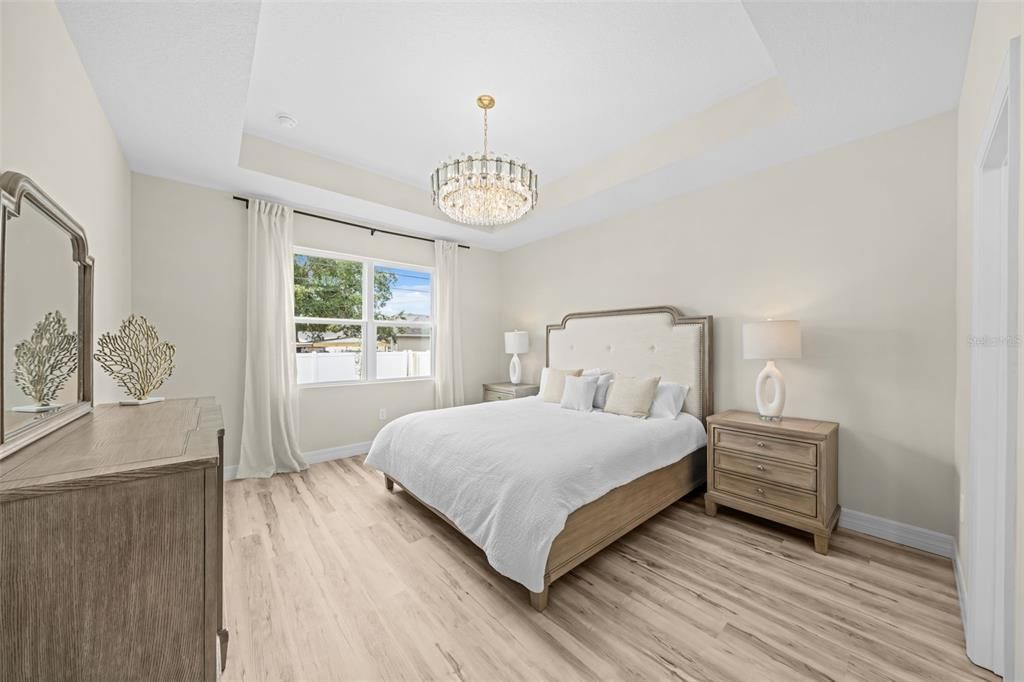 For Sale: $399,000 (4 beds, 3 baths, 1952 Square Feet)