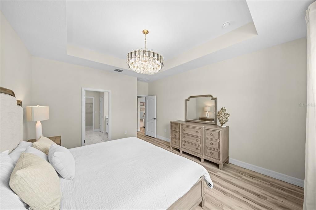 For Sale: $399,000 (4 beds, 3 baths, 1952 Square Feet)