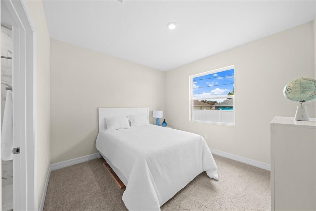 For Sale: $399,000 (4 beds, 3 baths, 1952 Square Feet)