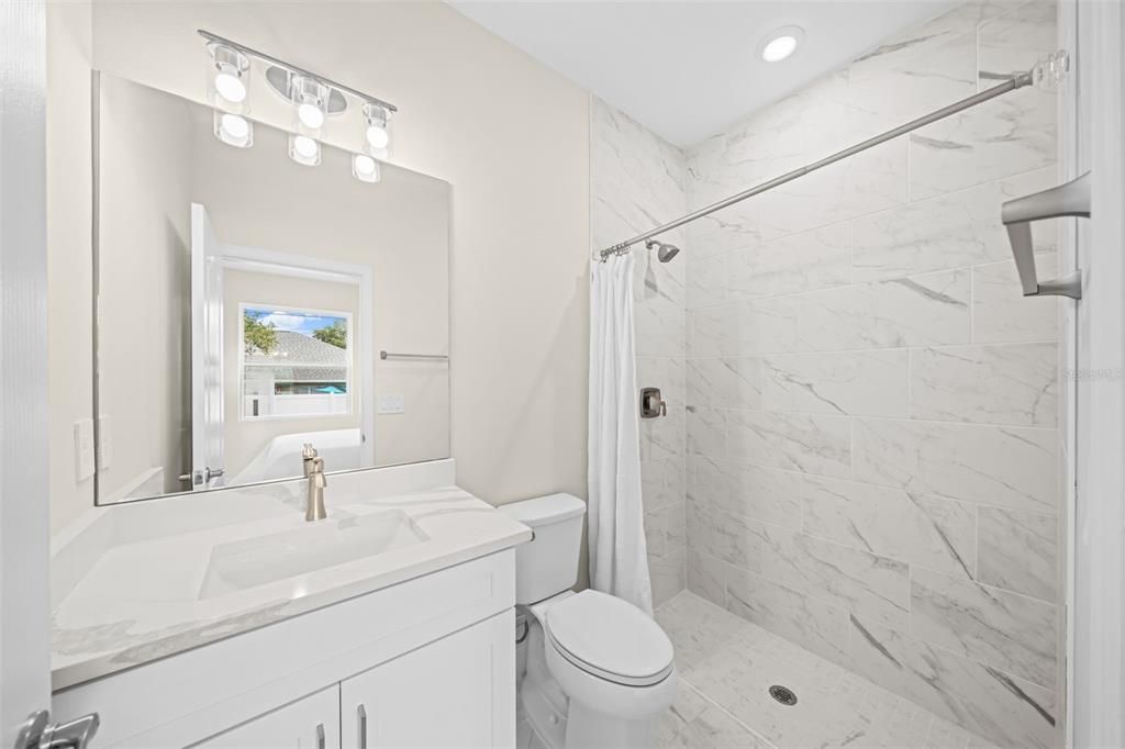 For Sale: $399,000 (4 beds, 3 baths, 1952 Square Feet)