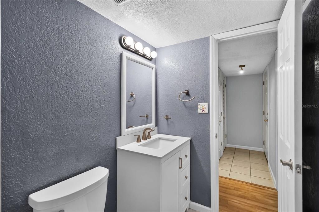 For Sale: $147,000 (1 beds, 1 baths, 678 Square Feet)