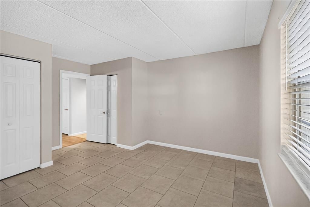 For Sale: $147,000 (1 beds, 1 baths, 678 Square Feet)