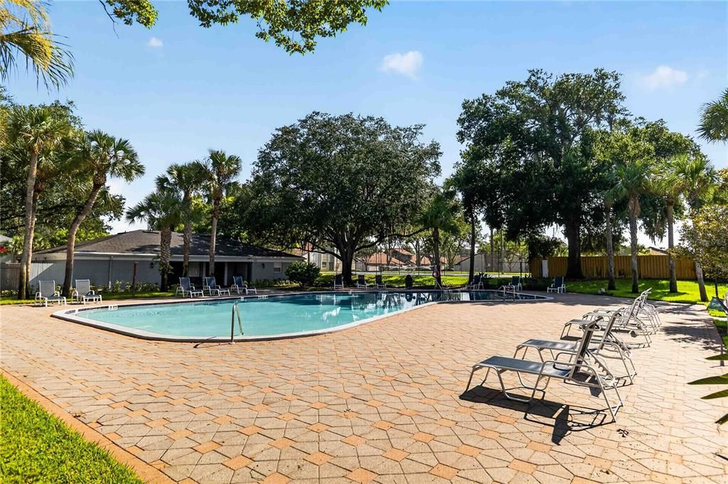 For Sale: $147,000 (1 beds, 1 baths, 678 Square Feet)