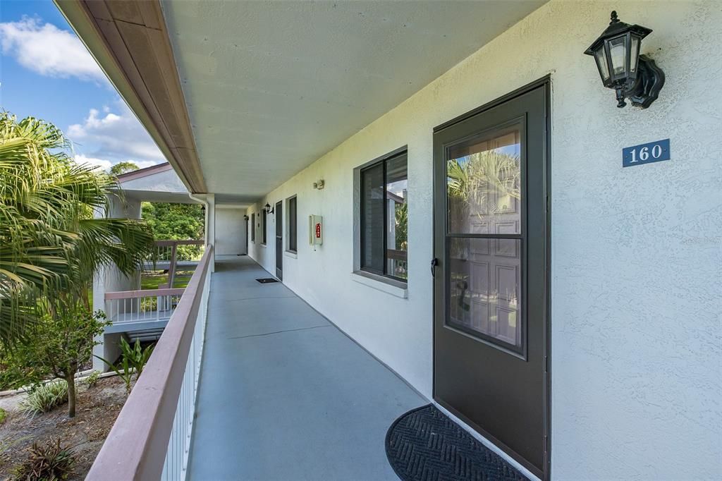 For Sale: $169,900 (2 beds, 2 baths, 1094 Square Feet)