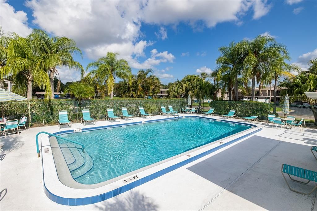 For Sale: $169,900 (2 beds, 2 baths, 1094 Square Feet)