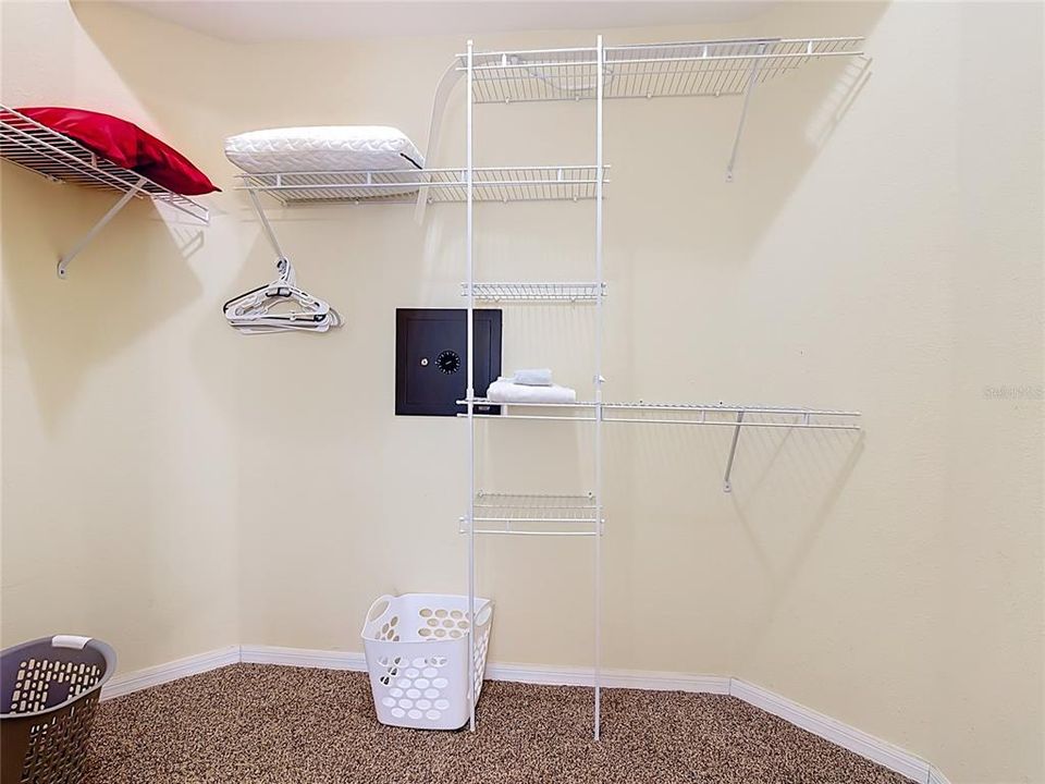 For Sale: $459,900 (4 beds, 2 baths, 1822 Square Feet)