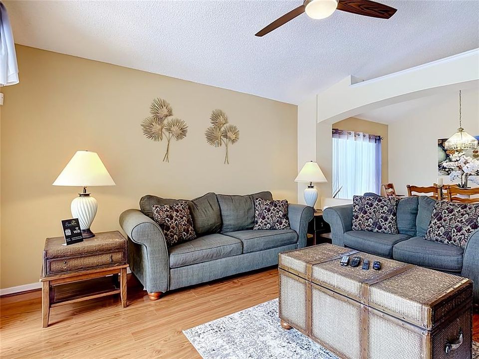 For Sale: $459,900 (4 beds, 2 baths, 1822 Square Feet)