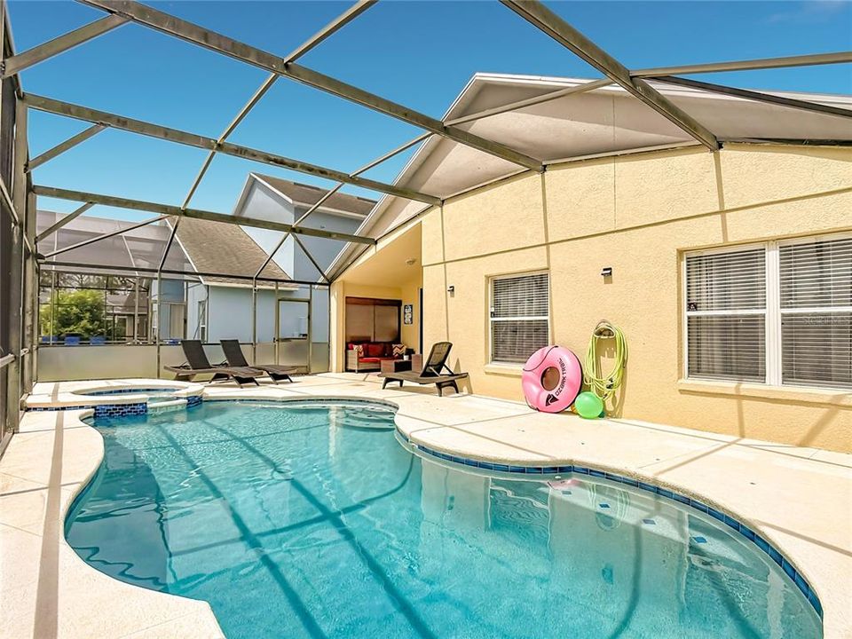 For Sale: $459,900 (4 beds, 2 baths, 1822 Square Feet)