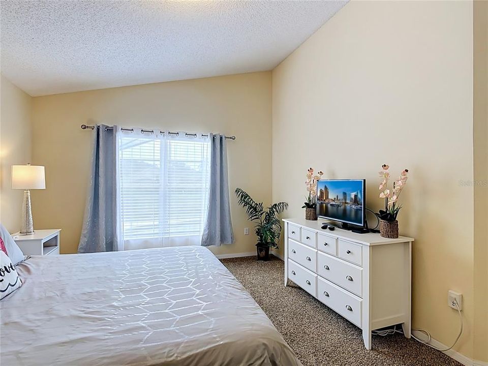For Sale: $459,900 (4 beds, 2 baths, 1822 Square Feet)