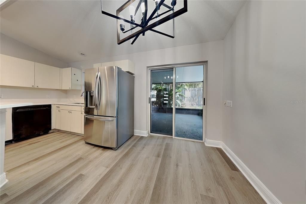 En Venta: $299,900 (3 camas, 2 baños, 1318 Pies cuadrados)