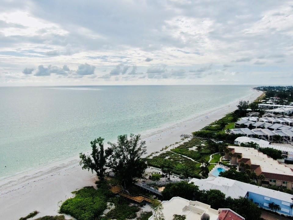 For Sale: $565,000 (2 beds, 2 baths, 1088 Square Feet)