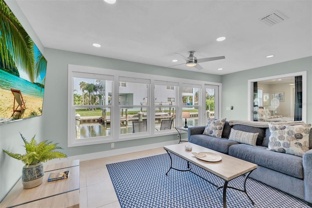 For Sale: $565,000 (2 beds, 2 baths, 1088 Square Feet)