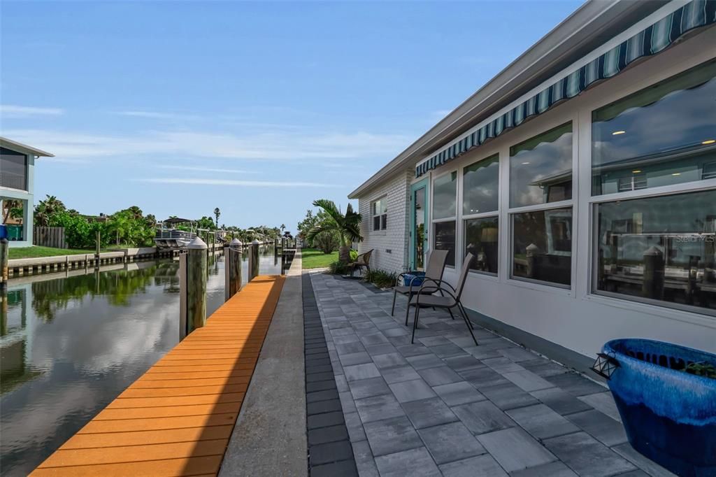 For Sale: $565,000 (2 beds, 2 baths, 1088 Square Feet)