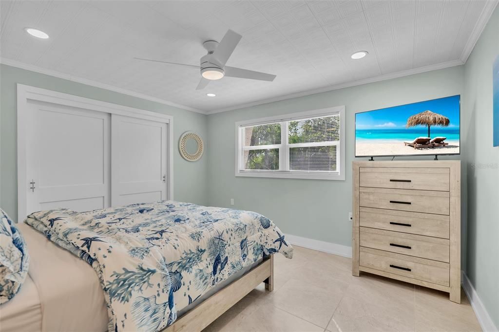 For Sale: $565,000 (2 beds, 2 baths, 1088 Square Feet)