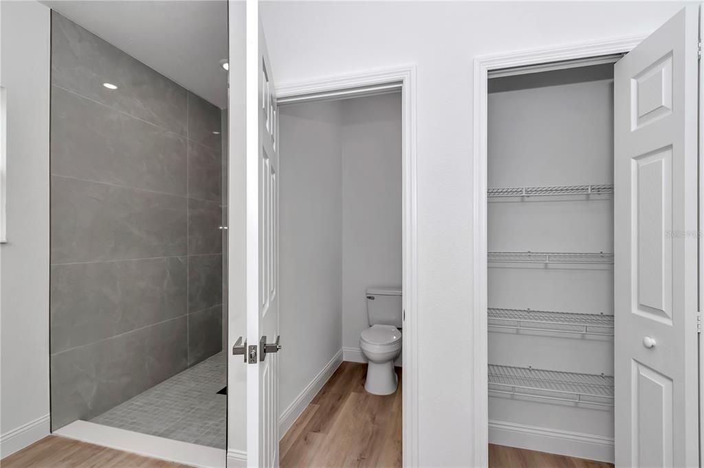 На продажу: $274,900 (3 спален, 2 ванн, 1427 Квадратных фут)