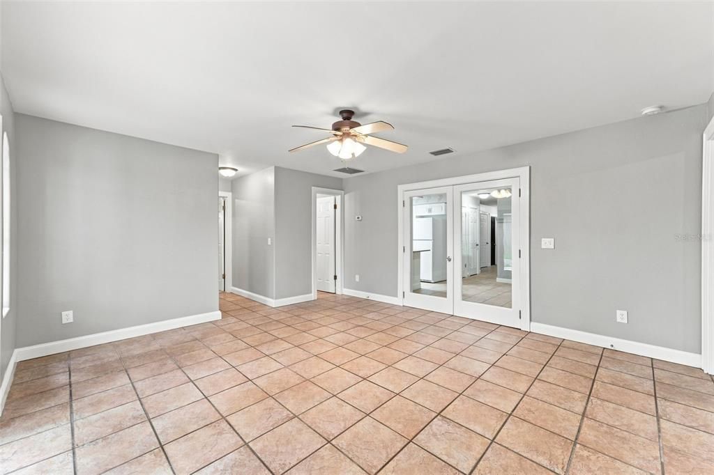 For Sale: $445,000 (5 beds, 3 baths, 2266 Square Feet)
