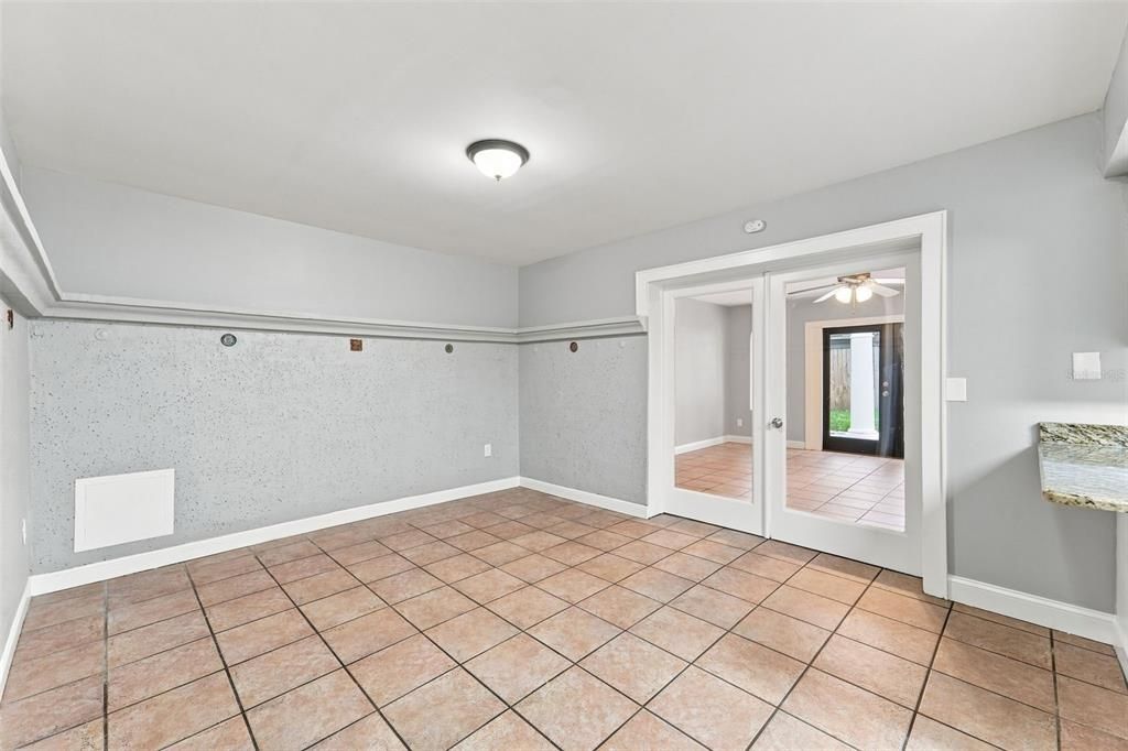 For Sale: $445,000 (5 beds, 3 baths, 2266 Square Feet)