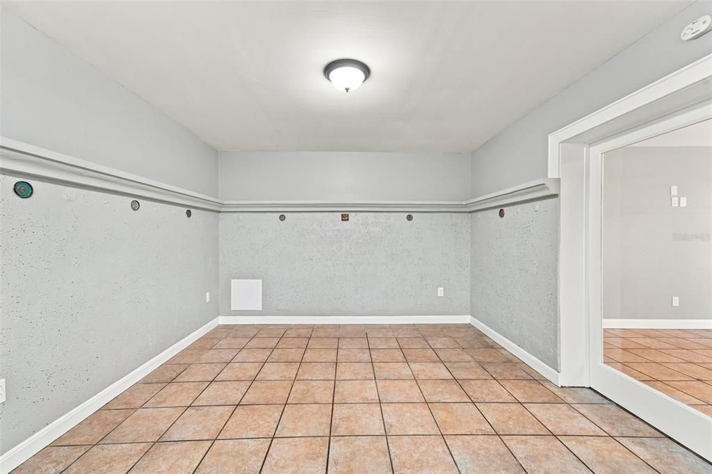 For Sale: $445,000 (5 beds, 3 baths, 2266 Square Feet)