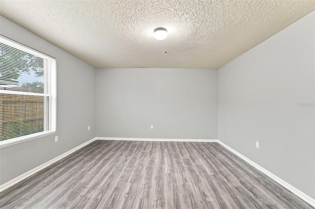 For Sale: $445,000 (5 beds, 3 baths, 2266 Square Feet)