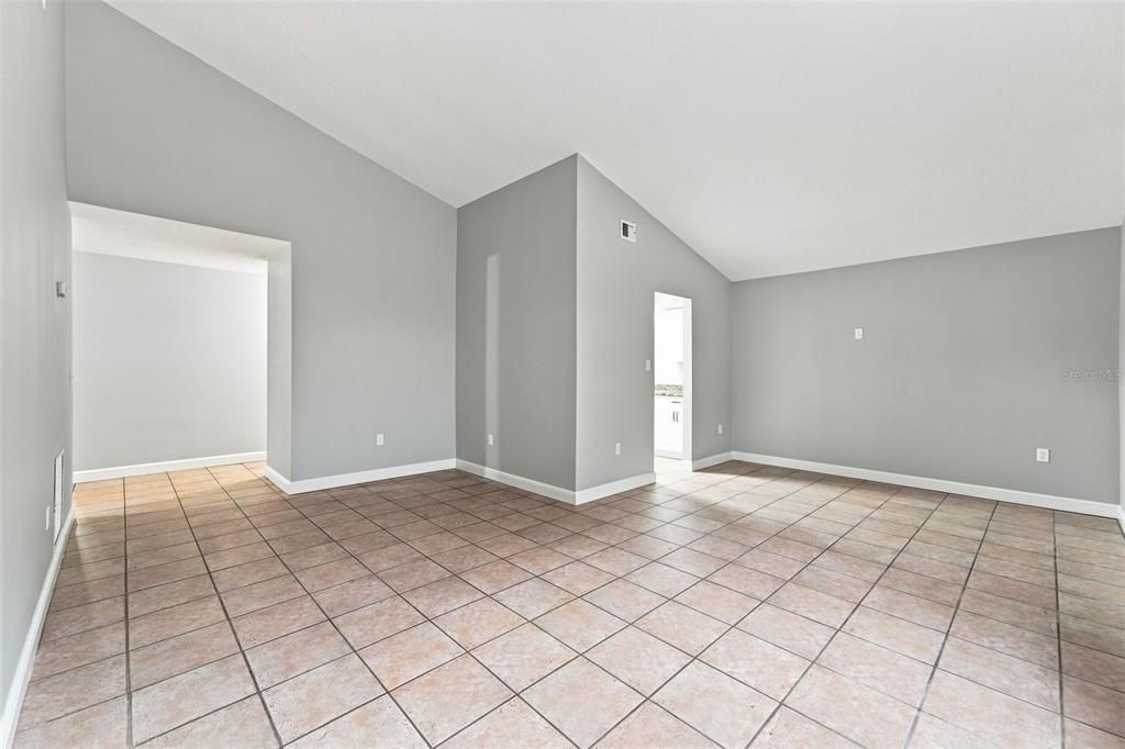 For Sale: $445,000 (5 beds, 3 baths, 2266 Square Feet)