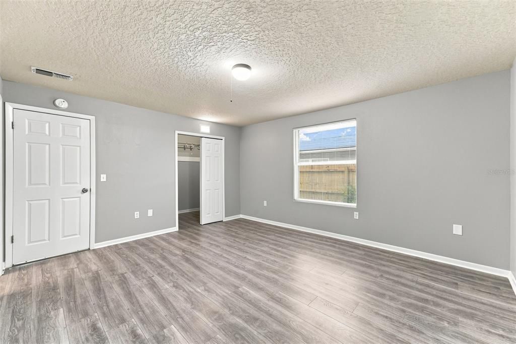 For Sale: $445,000 (5 beds, 3 baths, 2266 Square Feet)