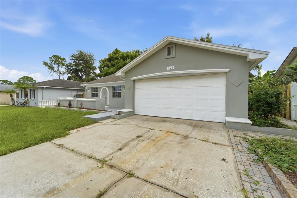 For Sale: $445,000 (5 beds, 3 baths, 2266 Square Feet)