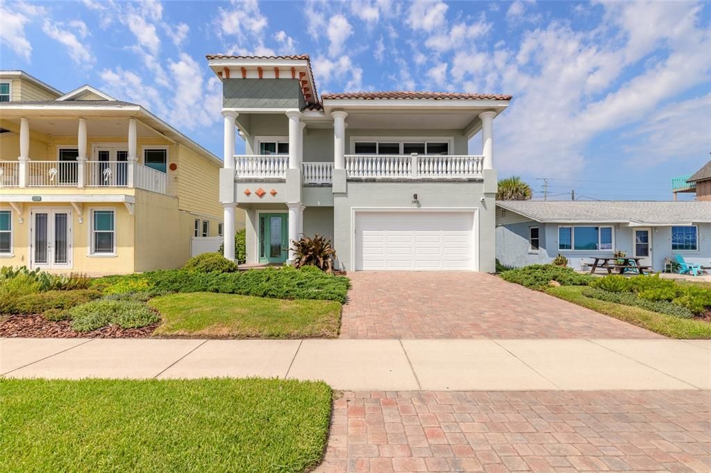 For Sale: $1,440,000 (3 beds, 2 baths, 2533 Square Feet)