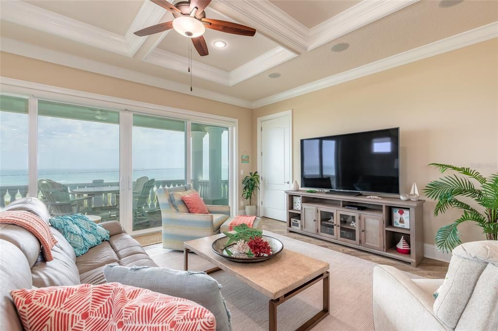 For Sale: $1,440,000 (3 beds, 2 baths, 2533 Square Feet)