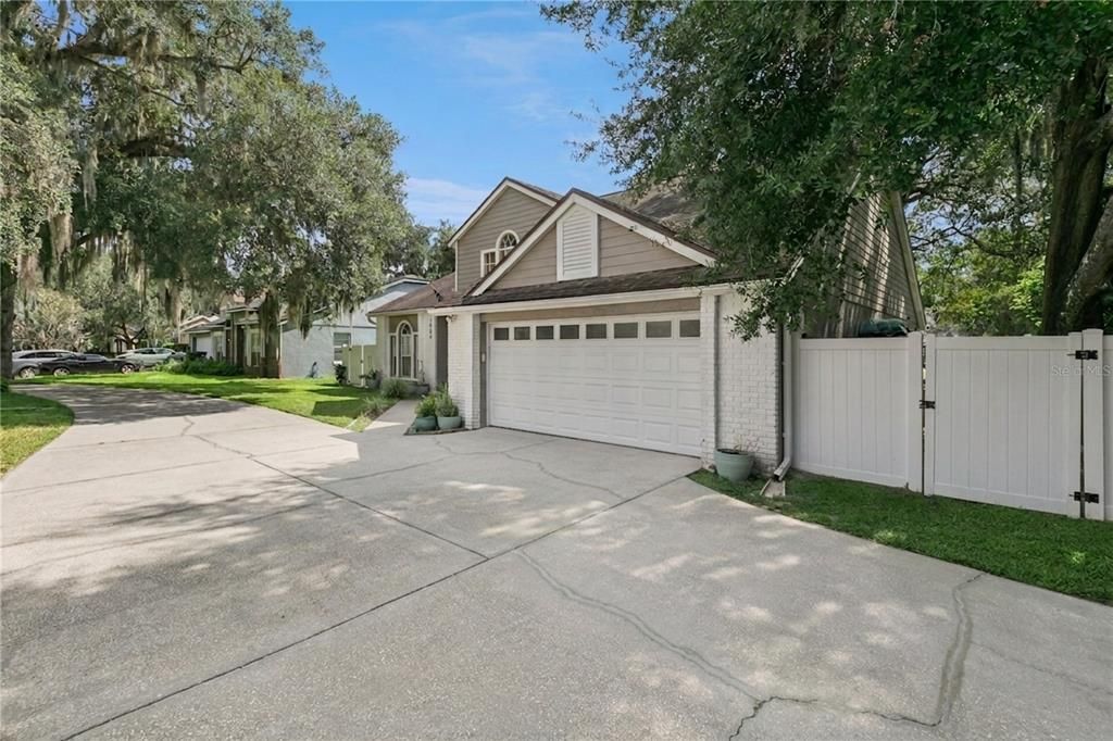 For Sale: $585,000 (4 beds, 2 baths, 2257 Square Feet)