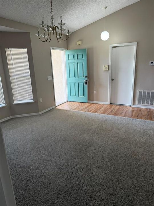 For Rent: $1,900 (4 beds, 2 baths, 1690 Square Feet)