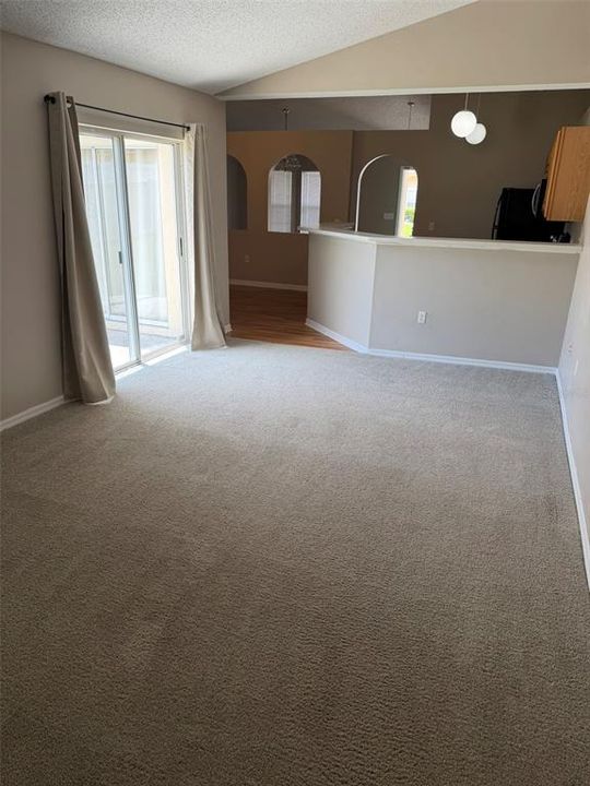For Rent: $1,900 (4 beds, 2 baths, 1690 Square Feet)