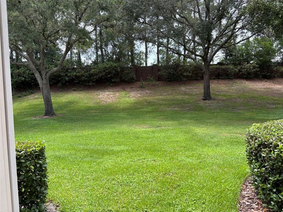 For Sale: $199,000 (2 beds, 2 baths, 1100 Square Feet)