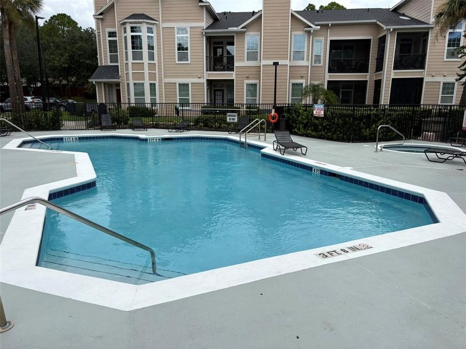 For Sale: $199,000 (2 beds, 2 baths, 1100 Square Feet)