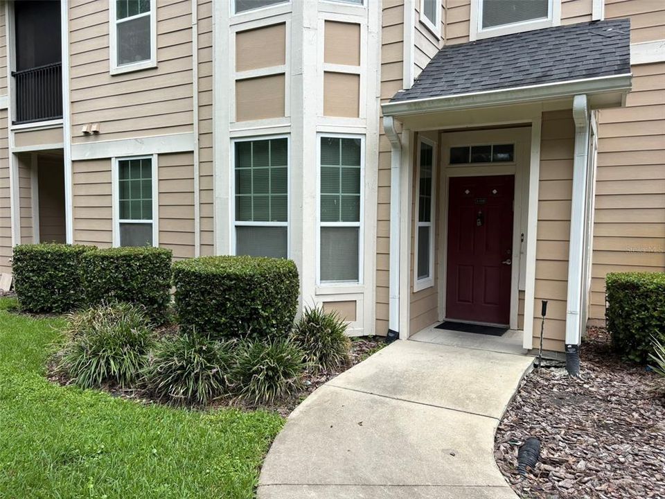 For Sale: $199,000 (2 beds, 2 baths, 1100 Square Feet)