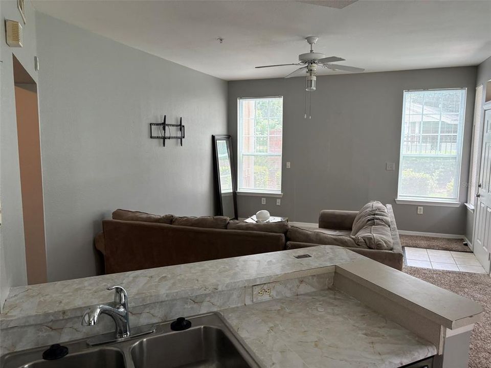 For Sale: $199,000 (2 beds, 2 baths, 1100 Square Feet)