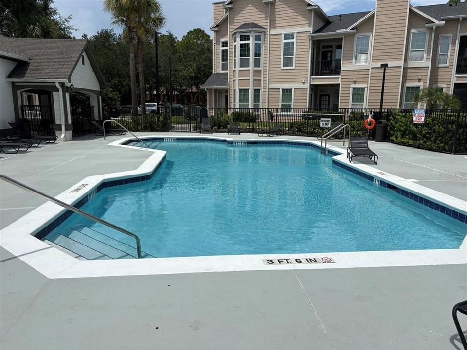 For Sale: $199,000 (2 beds, 2 baths, 1100 Square Feet)