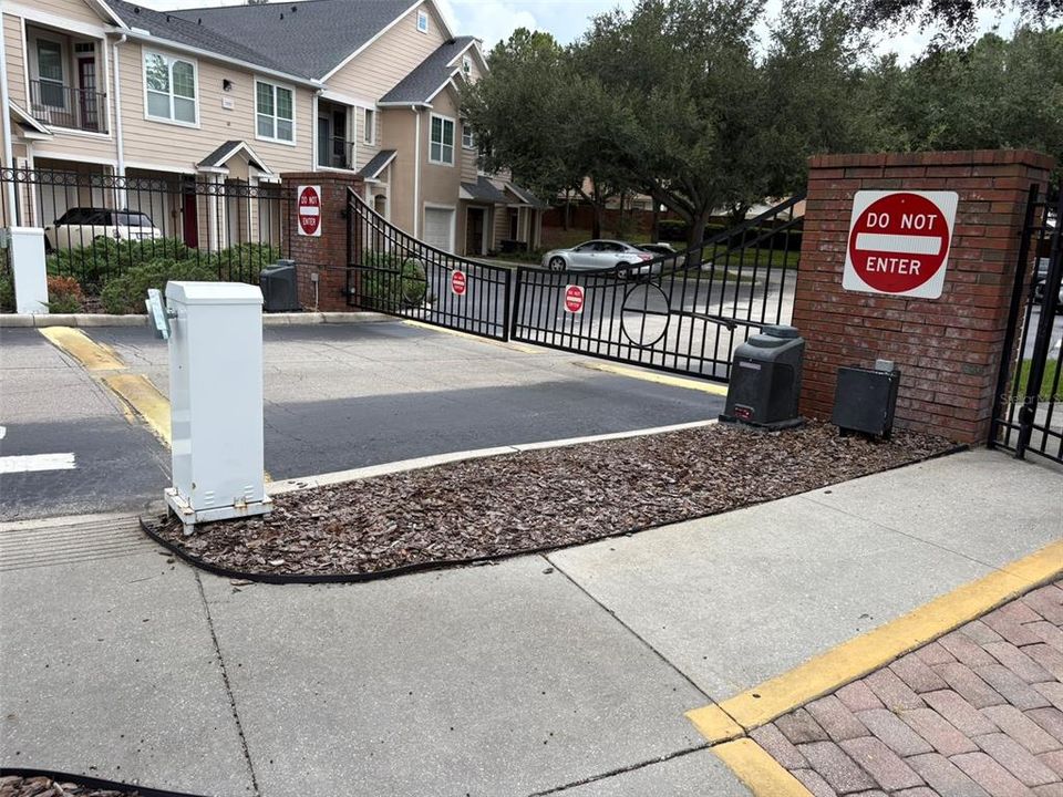 For Sale: $199,000 (2 beds, 2 baths, 1100 Square Feet)