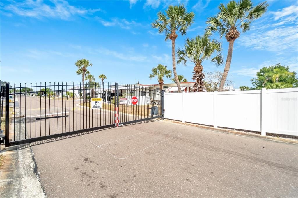 For Sale: $310,000 (2 beds, 2 baths, 1375 Square Feet)