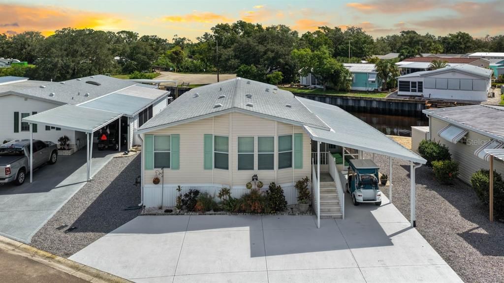 For Sale: $310,000 (2 beds, 2 baths, 1375 Square Feet)