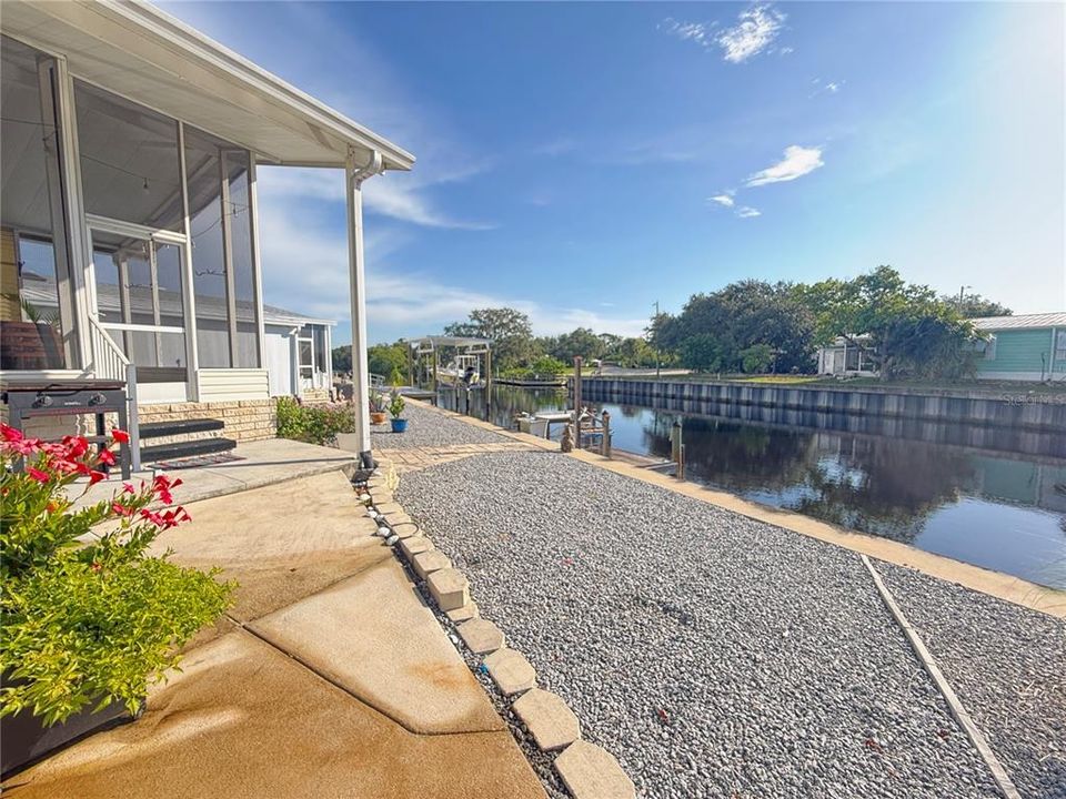 For Sale: $310,000 (2 beds, 2 baths, 1375 Square Feet)