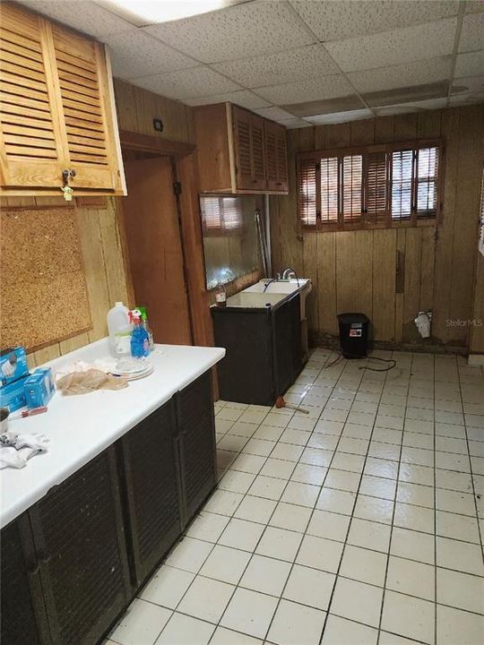For Sale: $165,000 (3 beds, 2 baths, 1631 Square Feet)
